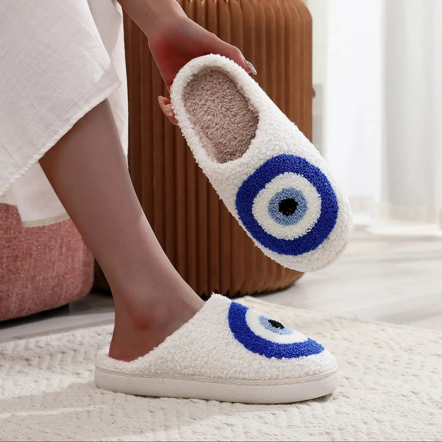 Evil Eye Pattern Devil's Eye Embroidered Plush Home Thick-Soled Plush Cotton Slippers Non-Slip Slippers Preferred for Gifts